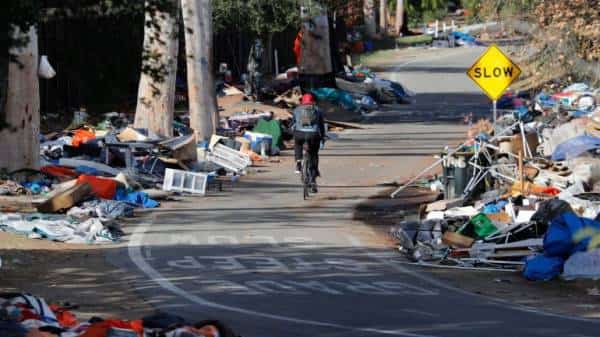 לוס אנג'לס: כ-14 אלף מחטי מזרקים נאספו ממחנה של חסרי בית