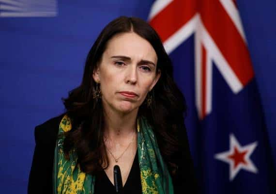 בעקבות הטבח, ניו זילנד אוסרת נשקים חצי אוטומטיים משופרים "כמו אלה ששימשו במתקפת הטרור"