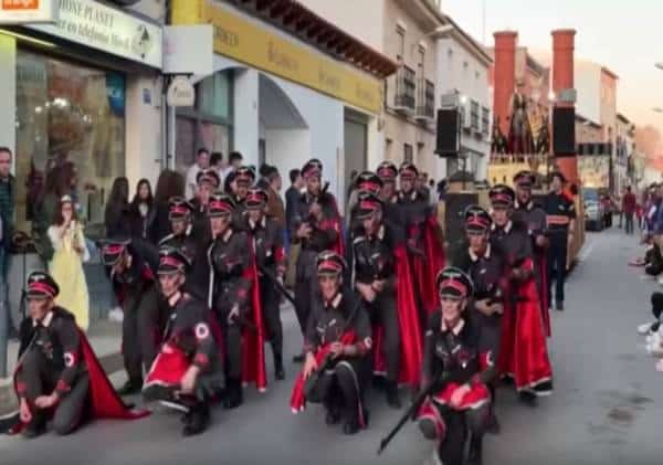 'קרנבל השואה' : העיירה הזו החליטה על אובדן הבושה