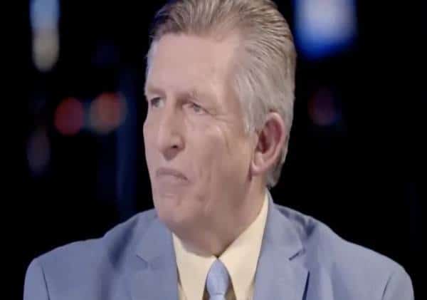 'הפיכה של יהודים': הכומר האנטישמי טוען - ''הם עומדים מאחורי ניסיון הדחת הנשיא''