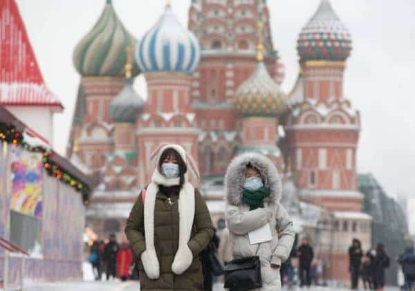 ממוסקבה תבוא הישועה? לאחר שפיצחו את הקוד הגנטי של הנגיף: ברוסיה מבטיחים - "תוך חודשיים-שלושה ננצח את הקורונה" 