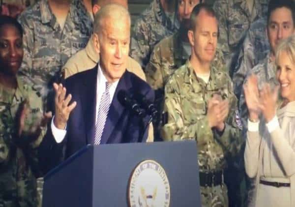 "תמחאו כפיים ממזרים מטומטמים" - הסיוט של קמפיין ביידן התגשם, נחשפה קלטת שבה הוא מקלל חיילים אמריקנים בשידור חי
