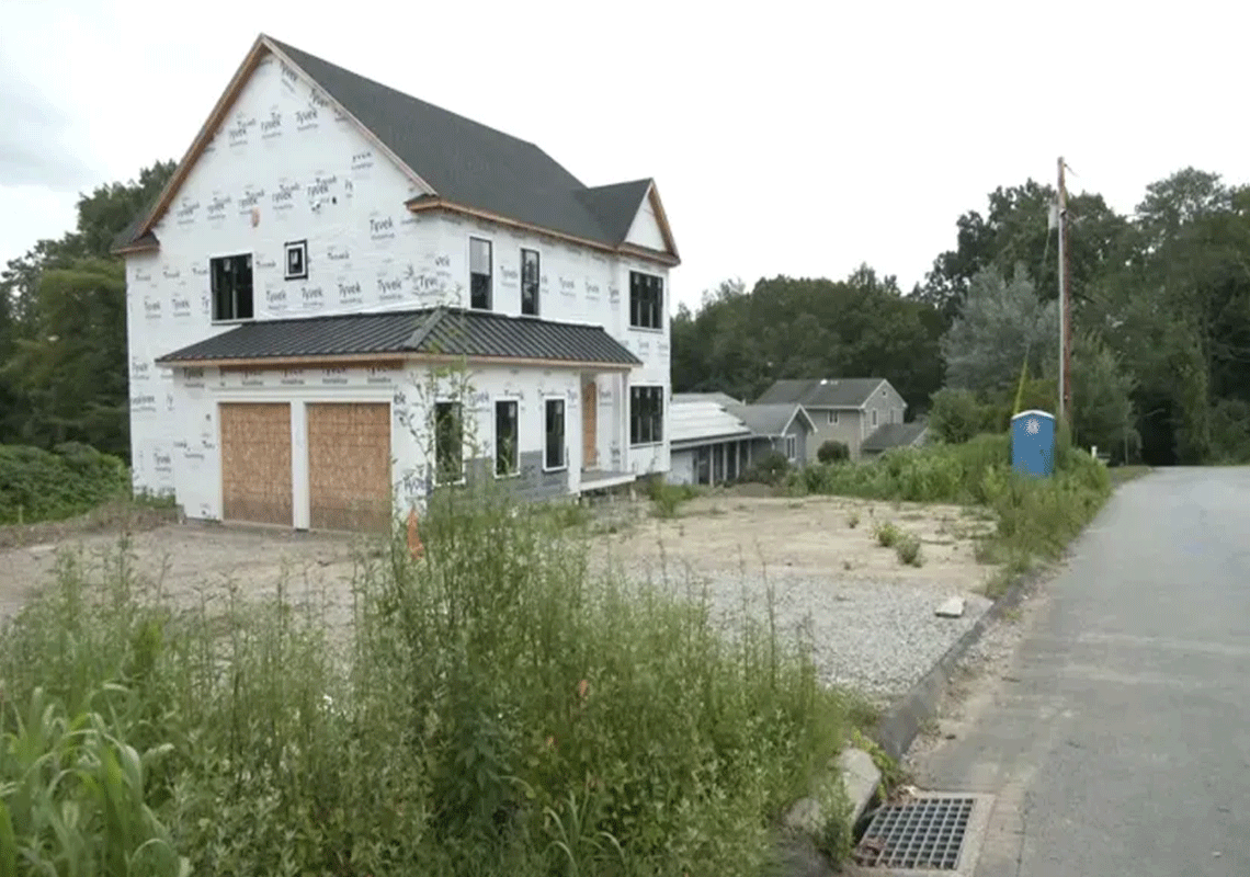 יזם נדל"ן רכש קרקע ובנה בית כדי לעשות פליפ ב-1.5 מיליון דולר: אז הוא גילה שנפל קורבן - האדמה מעולם לא נמכרה לו