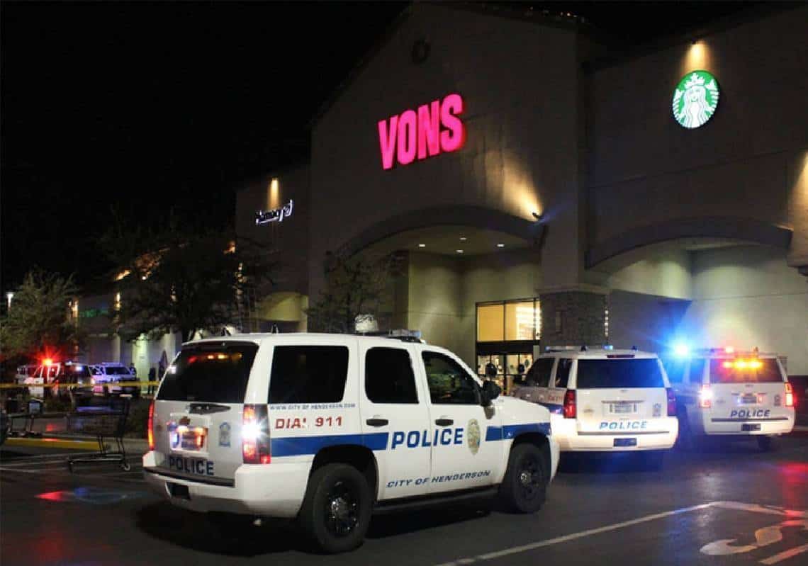 קליפורניה: מאבטח דקר מספר פעמים לקוח שסירב ללבוש מסכה