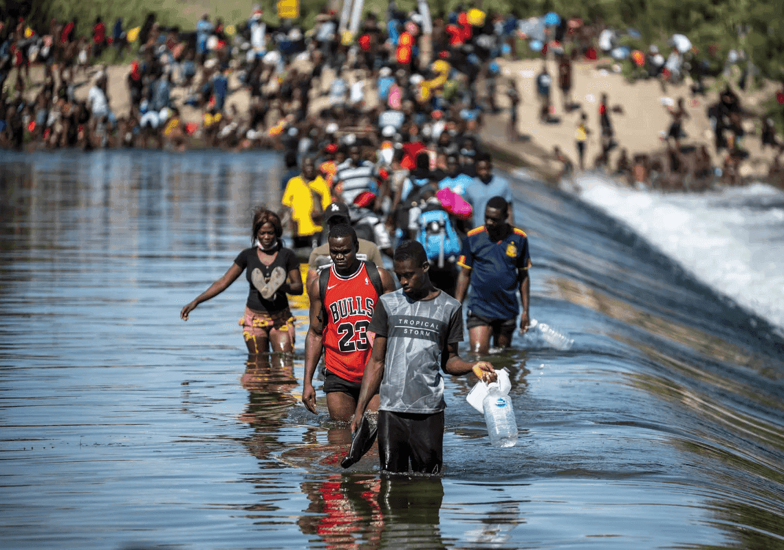 צפי לזרם פליטים גדול מהאיטי: ממשל ביידן שוקל לשכן אותם במתקן גואנטנמו 