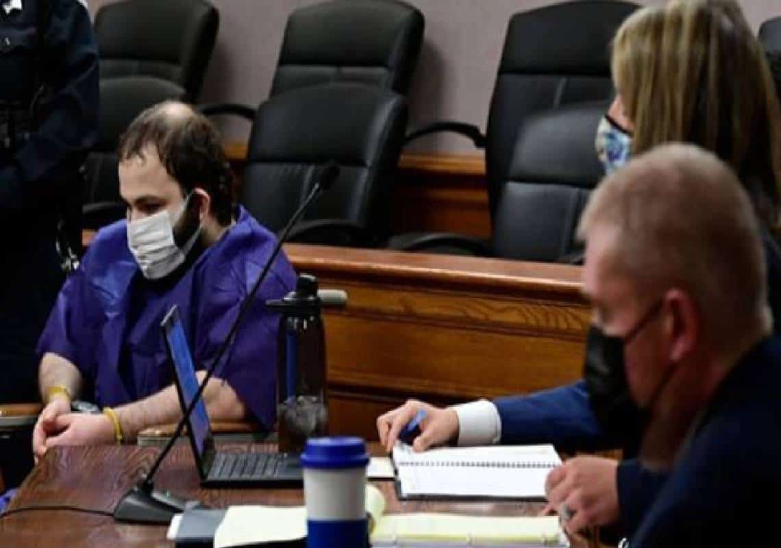 "הוא ציית להוראות שדורשים הדמוקרטים": מבצע הטבח בקולורדו עבר בדיקות רקע בחנות קמעונאית 