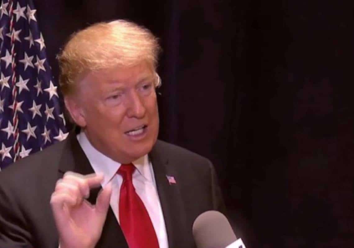 שופט יקבע היום האם זהות "המלשינים" על טראמפ תיחשף - בינתיים ה'טיימס' חשף שלושה שמות של מקורבים ששוחחו עם ה-FBI