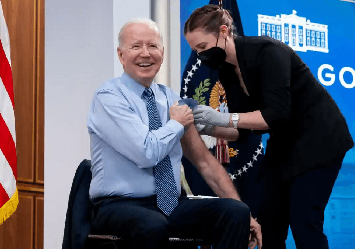 ביידן קיבל בוסטר שני ואמר: "הקורונה כבר לא שולטת בחיינו"