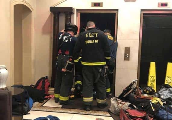 אסון במנהטן: דייר עמד לצאת מהמעלית והיא החלה לצנוח