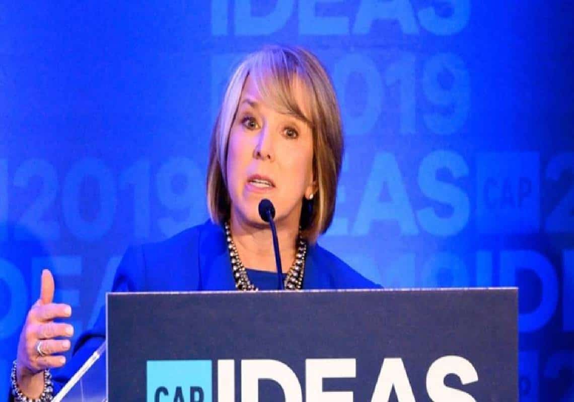 "תפסה אותו בפין": מושלת דמוקרטית תפסה לכאורה את אחד מעובדיה באיבר מינו - תפצה אותו בכ-62,500 אלף דולרים