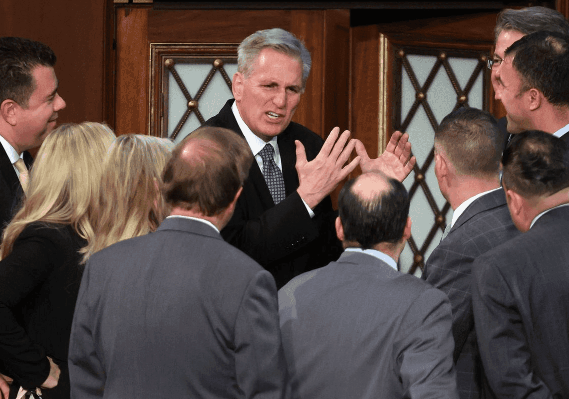 בלאגן מוחלט בבית הנבחרים: הרפובליקנים שמים לעצמם מקלות בגלגלים