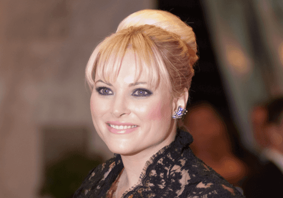 טקס ההנצחה של ג'ון מקיין לא חף מפוליטיקה: בתו ניצלה את ההזדמנות לבקר את טראמפ