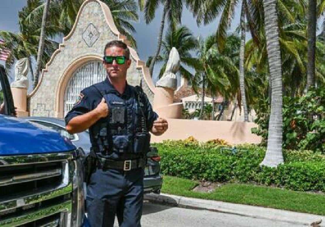 ראש המודיעין האמריקאי לשעבר: "ה-FBI לא מצאו את מה שחיפשו בפשיטה על מאר-א-לאגו"