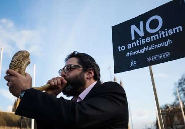 יהודי אירופה סבורים שהאנטישמיות החמירה. שכניהם - הרבה פחות 