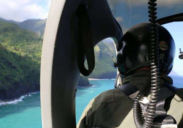 נאבקים במזג האוויר: חיפושים אחר מסוק ובו 7 בני אדם שנעלם במהלך סיור בהוואי