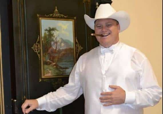 המועמד לקונגרס מציג: דרך מקורית להסתיר את המאהבת