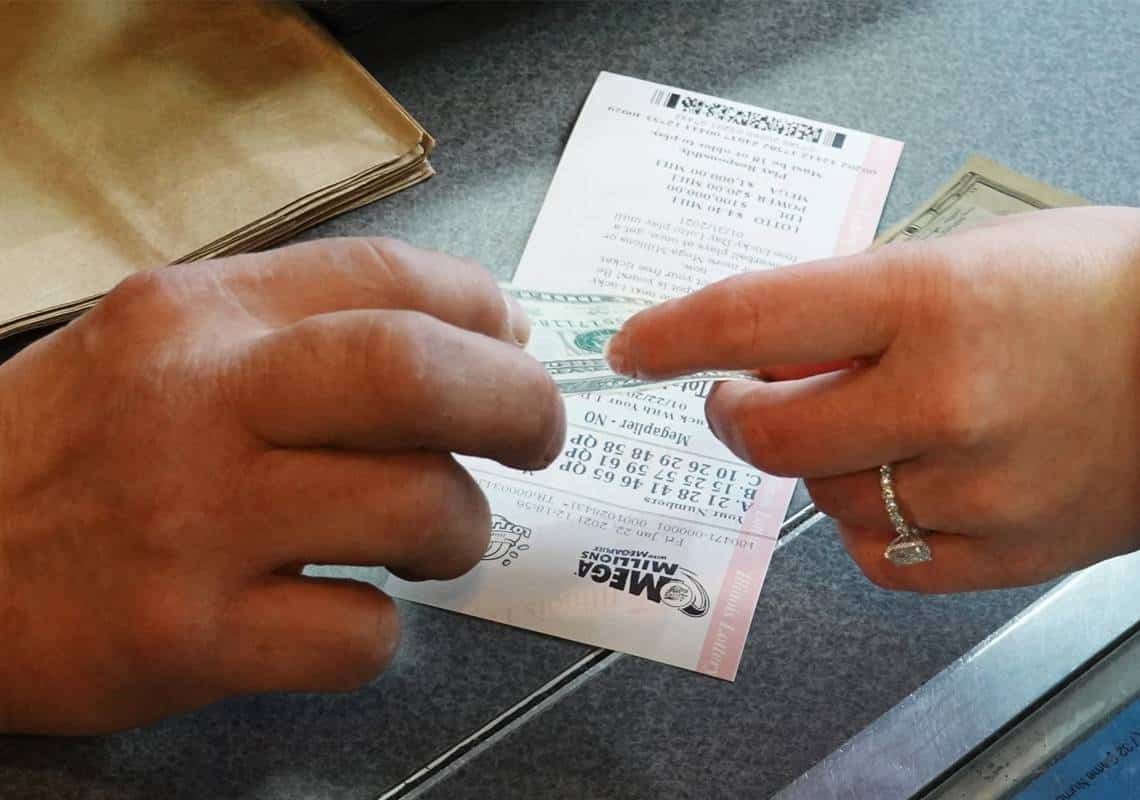 סיכוי של 1 ל-300 מיליון: זוכה יחיד גרף חצי מיליארד דולר בהגרלת ה"מגה מיליונס"