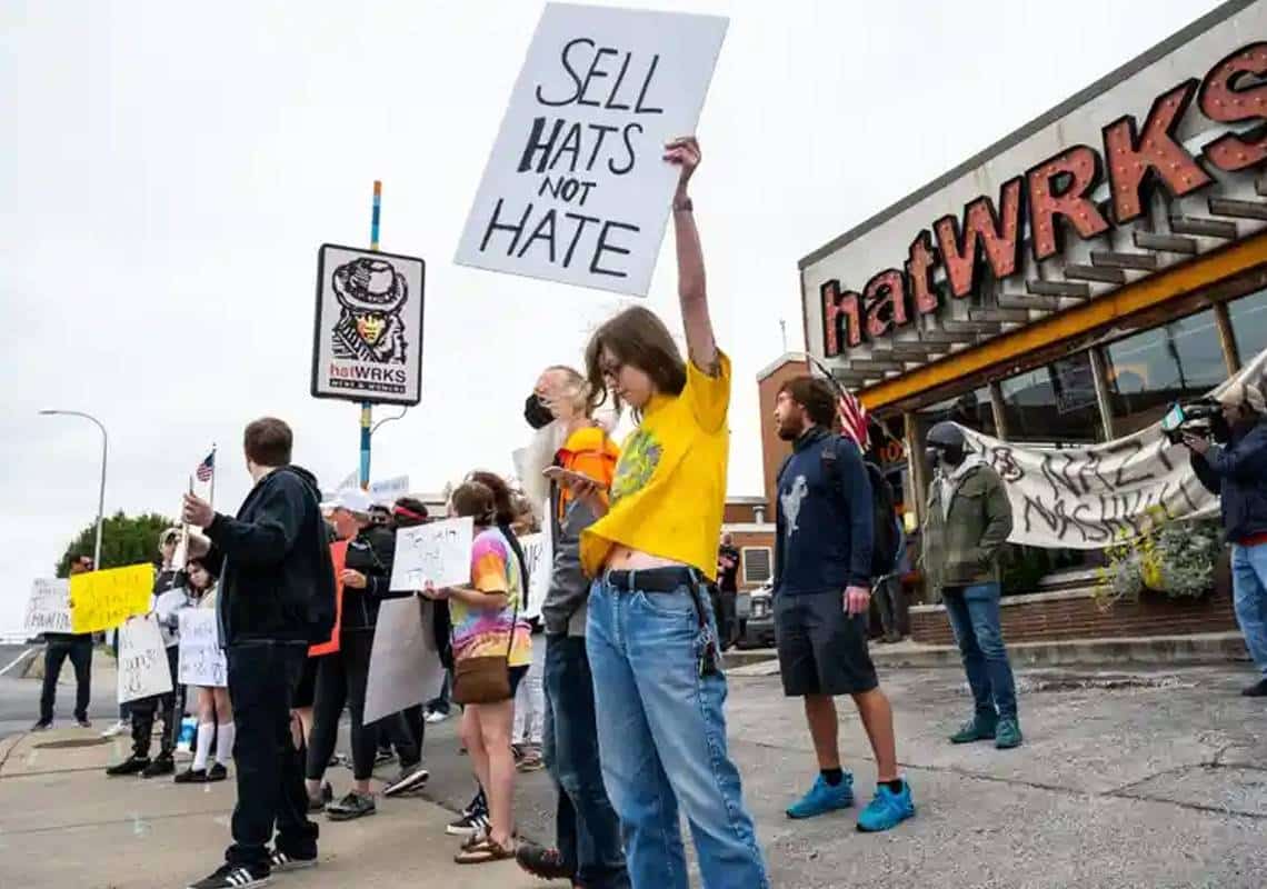 "תמכרו כובעים, לא שנאה": הקהילה היהודית מגיבה למכירת טלאי צהוב עם הכיתוב 'לא מחוסן'
