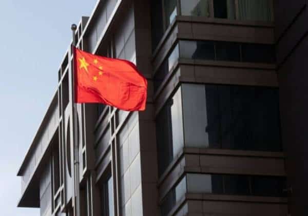 דרמטי: ביולוגית סינית מתחבאת מה-FBI בקונסוליה הסינית בסן פרנסיסקו