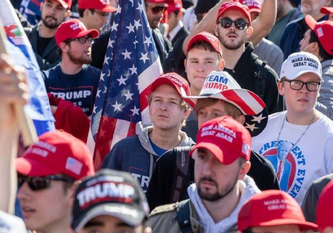 "לשלוח תומכי טראמפ לא-מחוסנים לאפגניסטן"