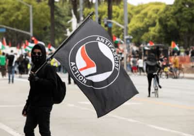 בעקבות הצו הנשיאותי החדש: שני פעילי שמאל קיצוני מואשמים בטרור