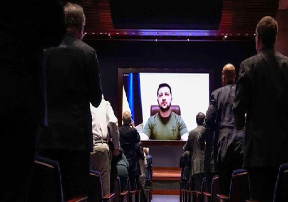 דמוקרט? התקשורת מסתירה שזלנסקי הלאים את אמצעי התקשורת האוקראינים ואסר על פעילותם הפוליטית של 11 מפלגות