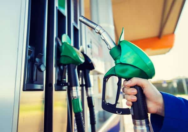 "נהגים מבזבזים כסף כי הם חושבים שזה טוב יותר": אלה ההבדלים בין סוגי הדלק השונים