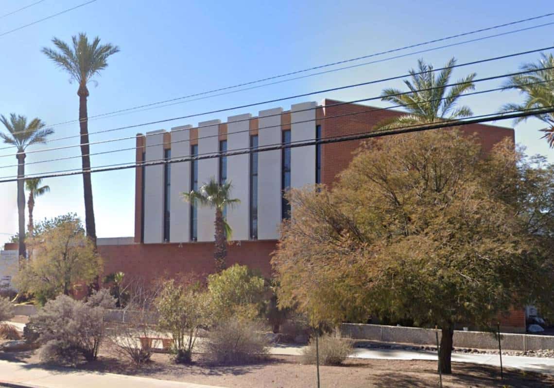 חשד לפשע שנאה: אבנים נזרקו לעבר בית כנסת באריזונה