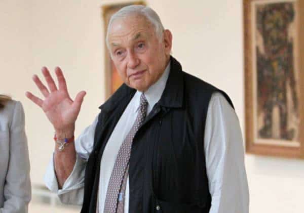 איל ההון לס וקסנר, מבעלי ויקטורה סיקרטס המקורב לאהוד ברק מואשם לכאורה בהתעללות מינית: "הוא אהב שמלות בוקר"