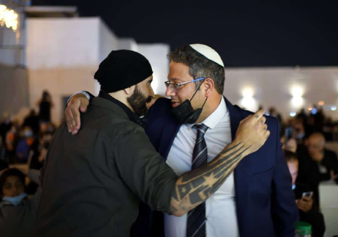 דעה: בגיל 32, אחרי 3 ספרי היסטוריה, זה ברור לי, בישראל נותרו רק 2 אנשי תקשורת ופוליטיקה שפויים