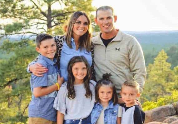 "מתמקדים בחיפוש ולא בהצלה": נמצא פריט לבוש נוסף בסריקות אחר בת ה-6 שנסחפה באסון המשפחתי