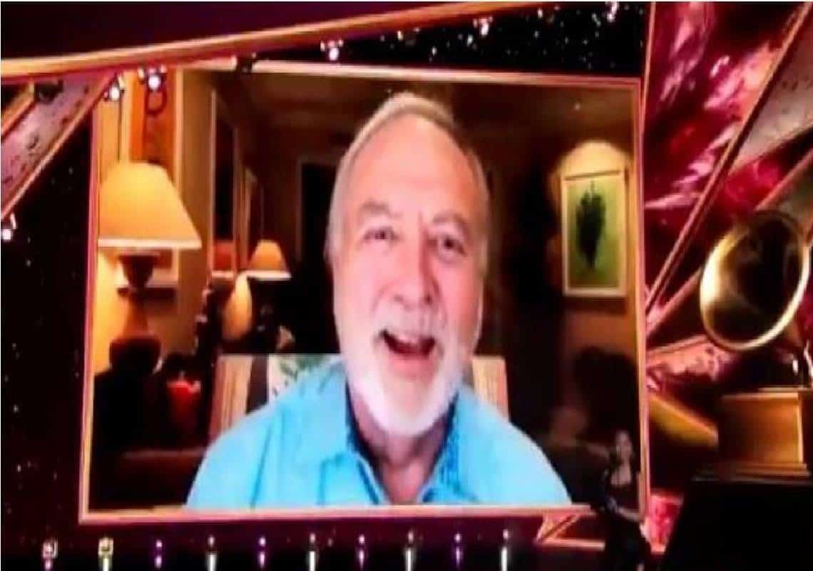 לא יאמן - "אני רוצה להודות לג'פרי אפשטיין": זכה בפרס הגראמי והודה ל... ג'פרי אפשטיין!