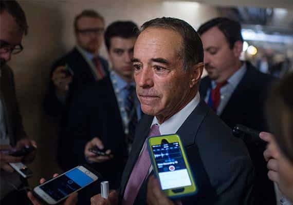 פניית פרסה: חבר הקונגרס המואשם בסחר במידע פנים לא יתמודד בבחירות הקרובות