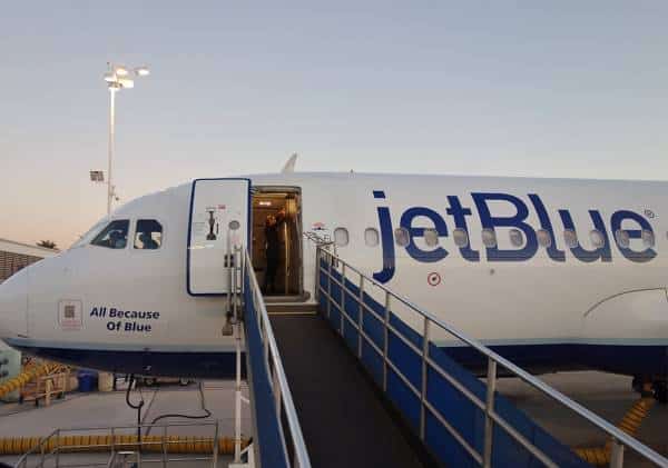 פרשה חמורה בג'ט בלו: חשד לאונס דיילות על ידי טייסי החברה