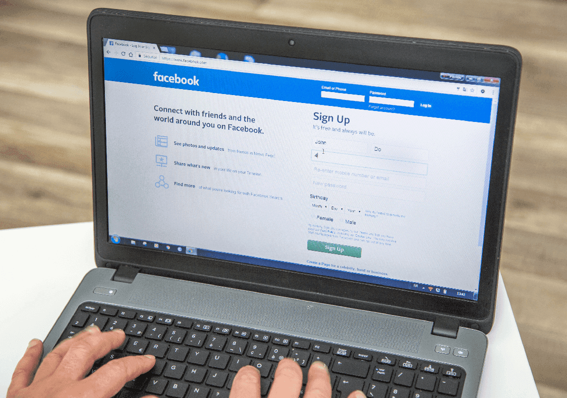 אישה שיקרה שהשכן שלה פדופיל - ונקנסה במאות אלפי דולרים