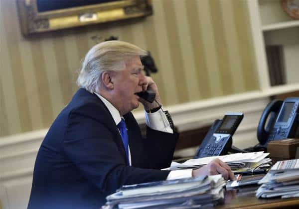 הפרשה שמסעירה את וושינגטון: שיחת טלפון נשיאותית הובילה לחקירה של ועדת המודיעין