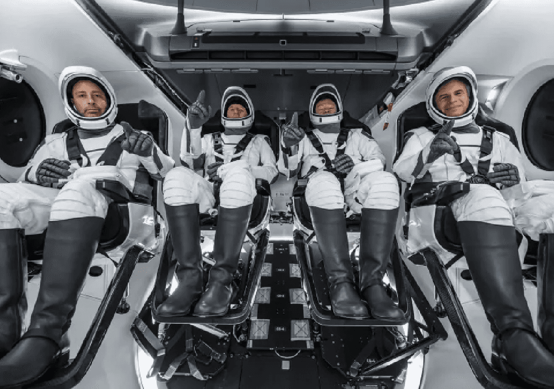 היסטוריה: חללית של SpaceX עגנה בתחנת החלל - כאשר עליה רק אזרחים, בהם ישראלי 