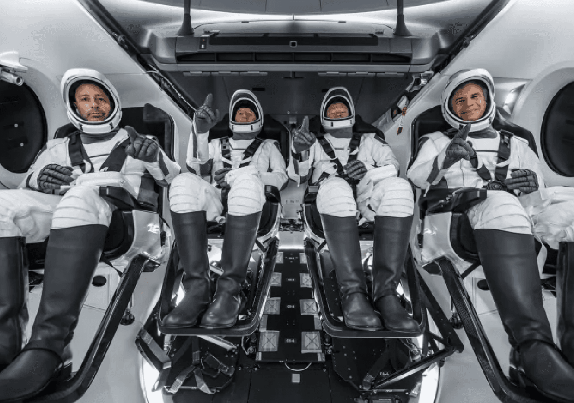 היסטוריה: חללית של SpaceX עגנה בתחנת החלל - כאשר עליה רק אזרחים, בהם ישראלי 