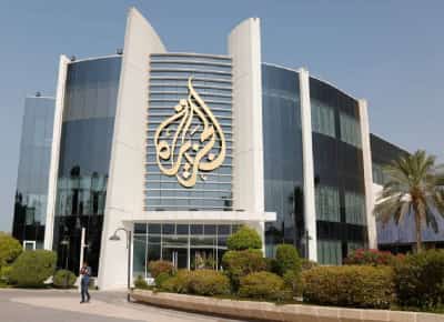 איראן מסמנת גם את התקשורת: טילים בקטאר ואיום על מטה אל־ג'זירה