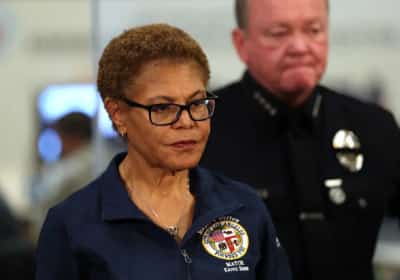 מכה למשטרת לוס אנג'לס ופגיעה בביטחון העיר: קארן באס עוצרת את הגיוס למשטרה