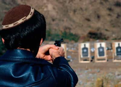 מהשביעי באוקטובר ועד הירי במיניאפוליס: יהודי אמריקה מתעוררים אל התיקון השני — ומגלים את מחירו