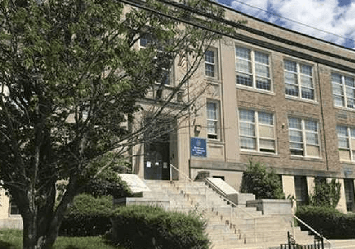 תלמידה בת 16 נעצרה לאחר שהכתה את מנהלת ביה"ס עד חוסר הכרה