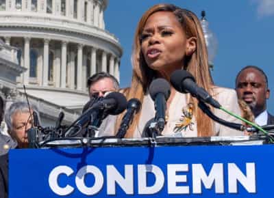 פלורידה: חברת קונגרס מואשמת שהעבירה מיליוני דולרים מכספי סיוע לנפגעי אסון לקמפיין הבחירות שלה