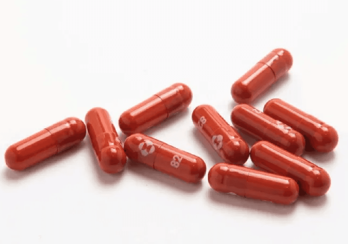 מחקר חדש מנפץ את האשליה: הגלולה של מרק נגד הקורונה – יעילה פחות באופן משמעותי