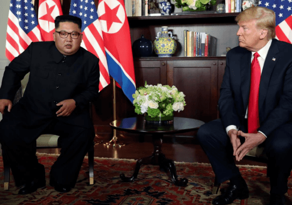 אחרי המילים, מגיעים המעשים: וושינגטון תעביר לפיונגיאנג לוח זמנים ליישום תוצאות מפגש טראמפ-קים