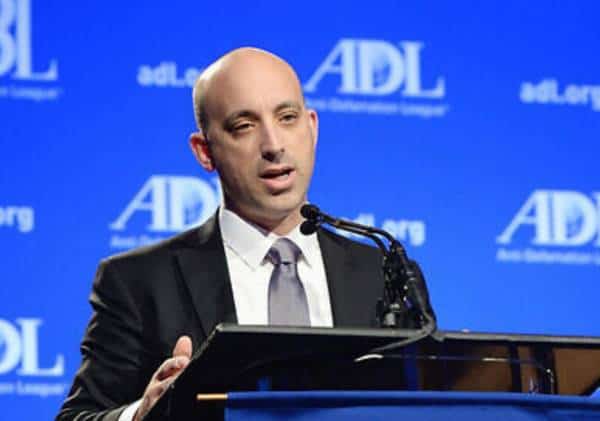 יו"ר הליגה נגד השמצה לפייסבוק: אסרו על הכחשת השואה ברשת החברתית