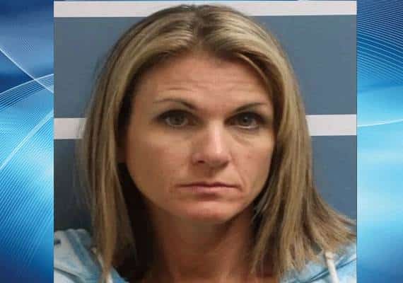 לא אמא לדוגמה: תושבת קליפורניה שכבה עם בני הזוג הקטינים של בנותיה