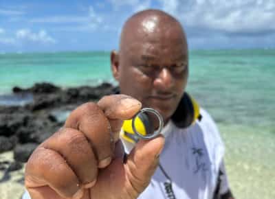 האיש שמוצא את הבלתי אפשרי: כיצד הפך צייד של טבעות אבודות לאגדה חיה באי מאוריציוס