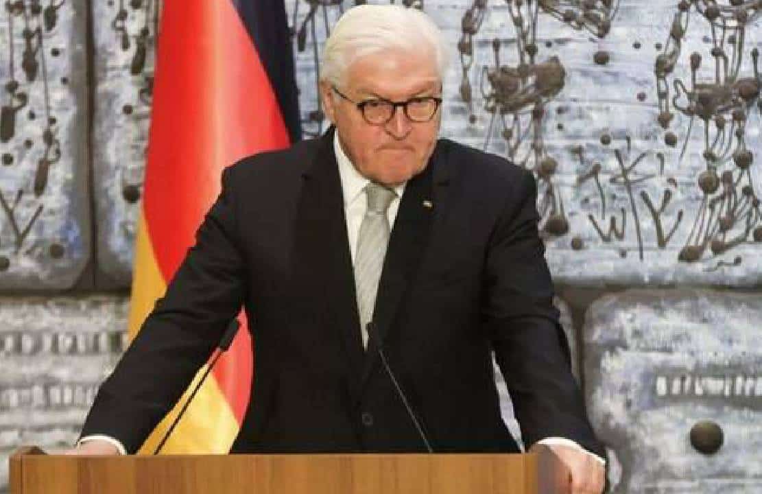 "‏בינה מלאכותית מאיימת על הדמוקרטיה"