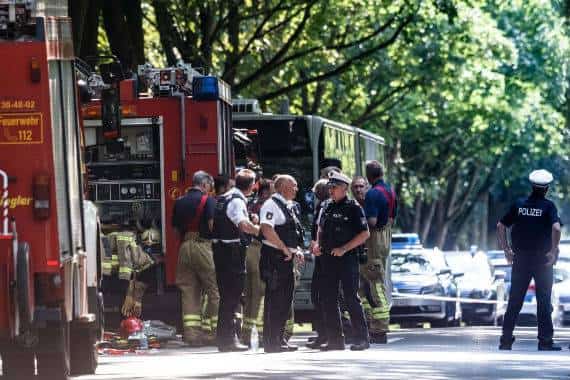 גרמניה: 14 נפצעו מדקירות באוטובוס 